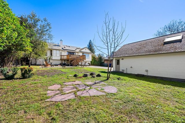 735 Johnson St, Healdsburg, CA 95448