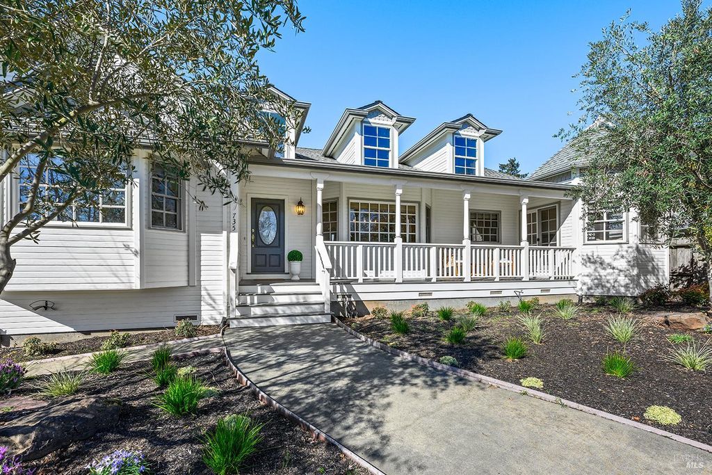 735 Johnson St, Healdsburg, CA 95448