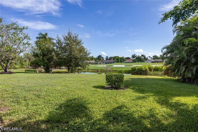 379 Torrey Pines PT, Naples, FL 34113