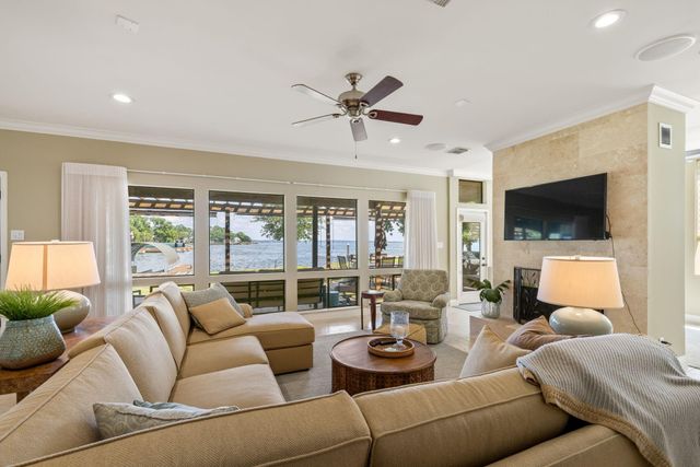 2826 Chaucer Drive, Montgomery, TX 77356