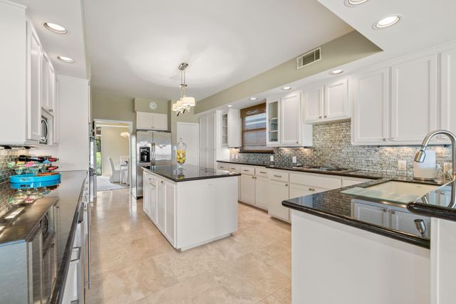 2826 Chaucer Drive, Montgomery, TX 77356