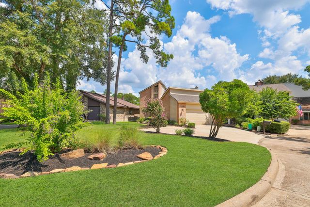 2826 Chaucer Drive, Montgomery, TX 77356