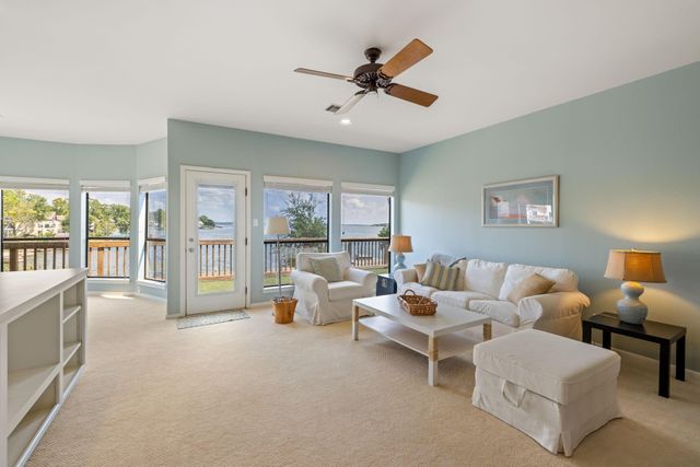 2826 Chaucer Drive, Montgomery, TX 77356