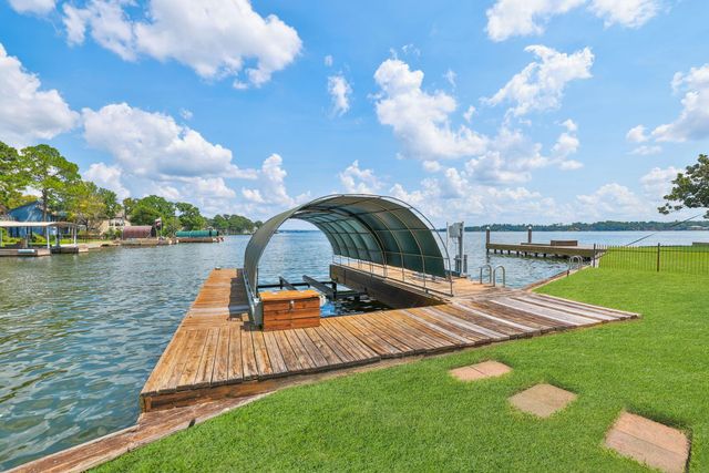 2826 Chaucer Drive, Montgomery, TX 77356