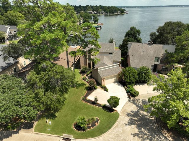 2826 Chaucer Drive, Montgomery, TX 77356