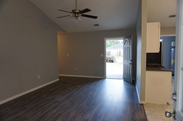 129 Oak Terrace Drive, Crestview, FL 32539