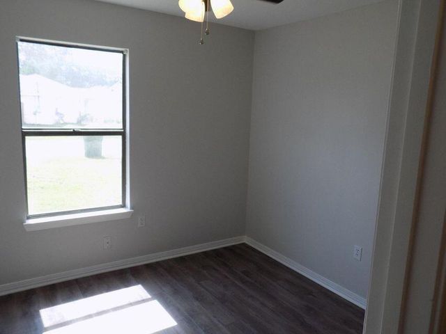 129 Oak Terrace Drive, Crestview, FL 32539