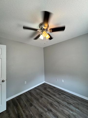 129 Oak Terrace Drive, Crestview, FL 32539