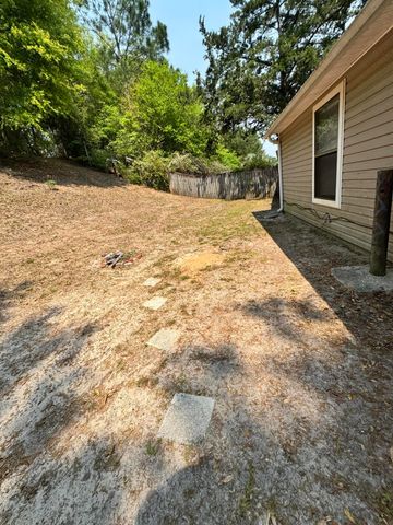 129 Oak Terrace Drive, Crestview, FL 32539