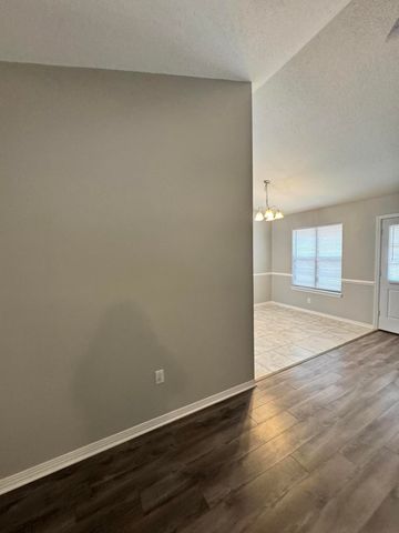 129 Oak Terrace Drive, Crestview, FL 32539