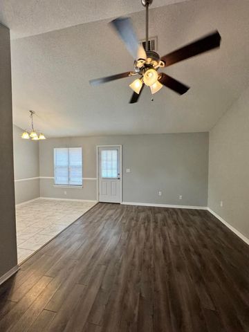 129 Oak Terrace Drive, Crestview, FL 32539