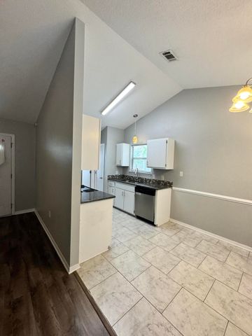 129 Oak Terrace Drive, Crestview, FL 32539