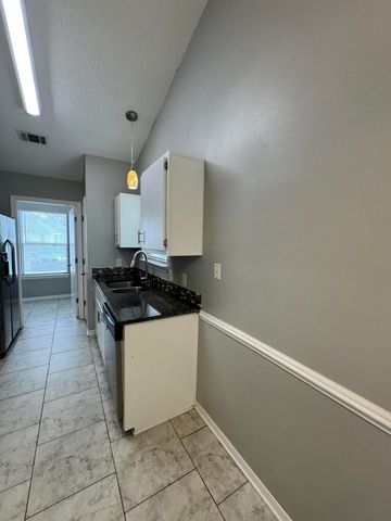 129 Oak Terrace Drive, Crestview, FL 32539