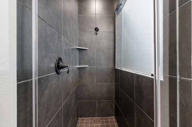 8815 Autumn Pine Drive, Missouri City, TX 77459