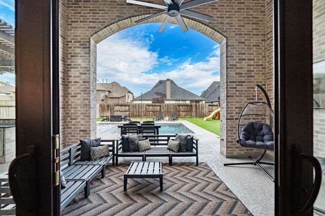 8815 Autumn Pine Drive, Missouri City, TX 77459
