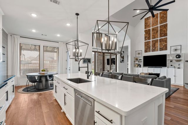 8815 Autumn Pine Drive, Missouri City, TX 77459