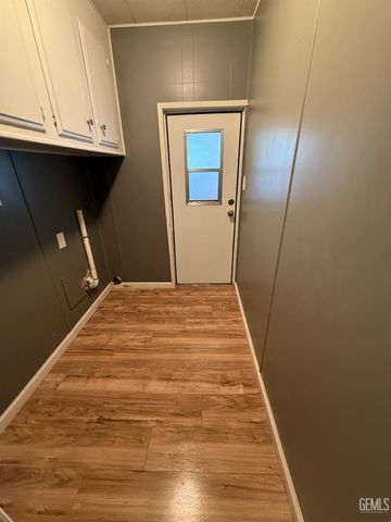 370 Petrol Road, Bakersfield, CA 93308