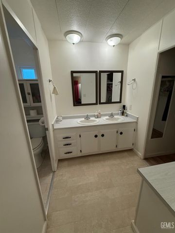 370 Petrol Road, Bakersfield, CA 93308