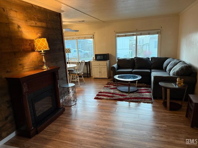 370 Petrol Road, Bakersfield, CA 93308