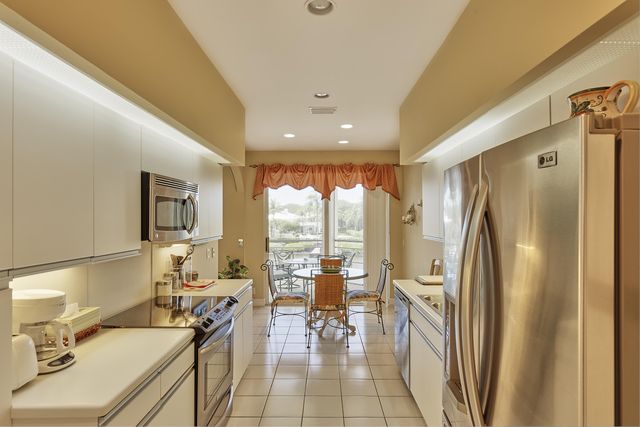 392 Spyglass Way, Jupiter, FL 33477