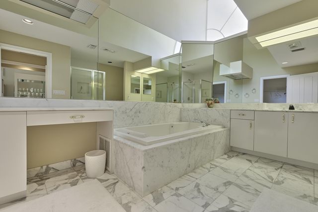 392 Spyglass Way, Jupiter, FL 33477