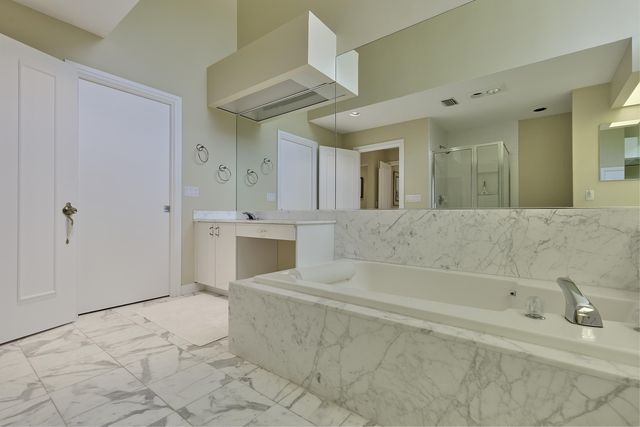 392 Spyglass Way, Jupiter, FL 33477
