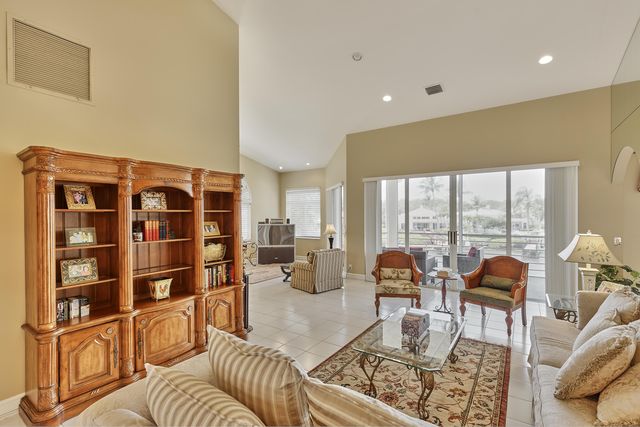392 Spyglass Way, Jupiter, FL 33477