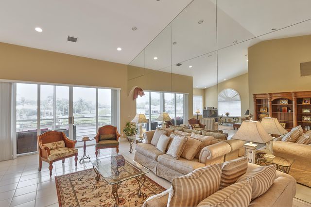 392 Spyglass Way, Jupiter, FL 33477