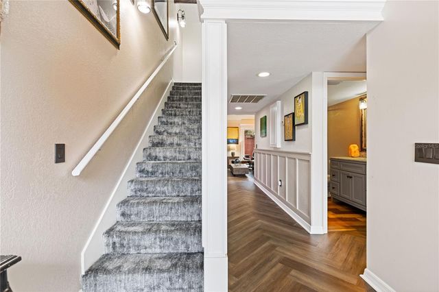 1621 NE 2ND STREET 101, Ocala, FL 34470