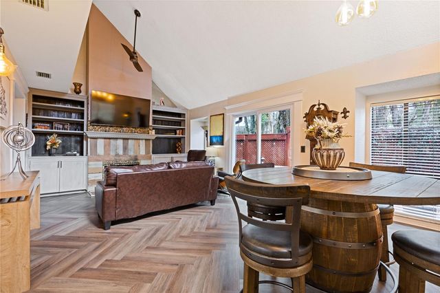 1621 NE 2ND STREET 101, Ocala, FL 34470