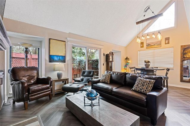 1621 NE 2ND STREET 101, Ocala, FL 34470