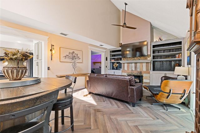 1621 NE 2ND STREET 101, Ocala, FL 34470