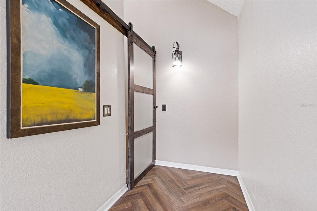 Image 35 of property listing at 1621 NE 2ND STREET 101, Ocala, FL 34470