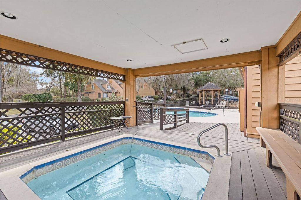 Image 42 of property listing at 1621 NE 2ND STREET 101, Ocala, FL 34470