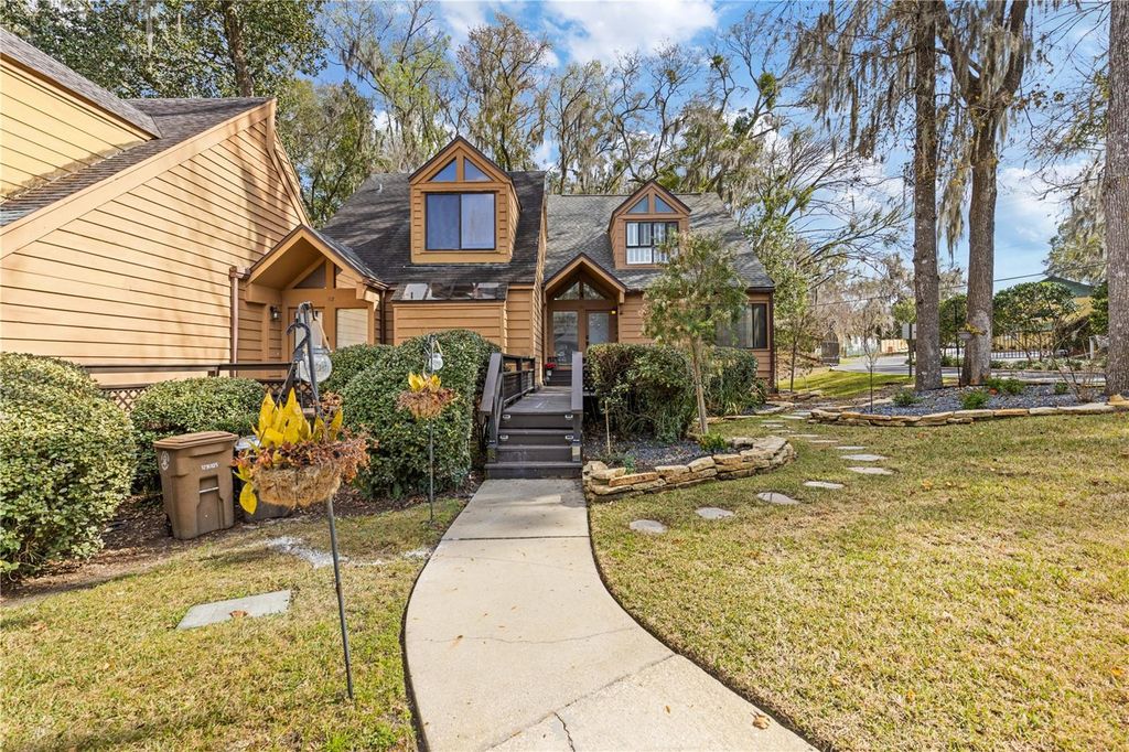 Image 44 of property listing at 1621 NE 2ND STREET 101, Ocala, FL 34470