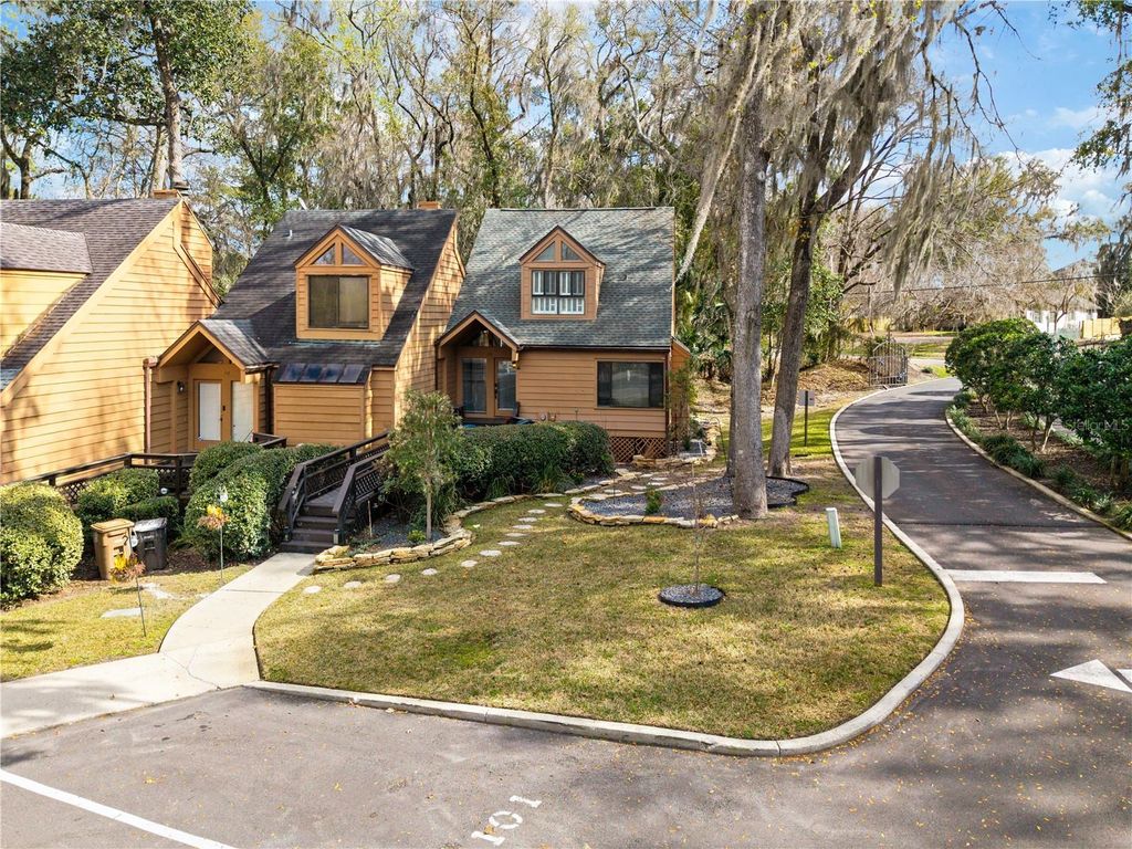 Image 74 of property listing at 1621 NE 2ND STREET 101, Ocala, FL 34470