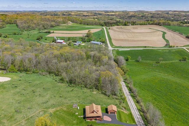 S991 Club House Drive, La Valle, WI 53941