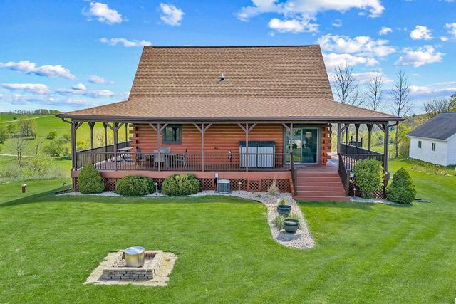 S991 Club House Drive, La Valle, WI 53941