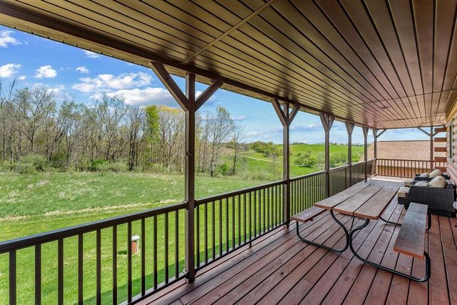 S991 Club House Drive, La Valle, WI 53941