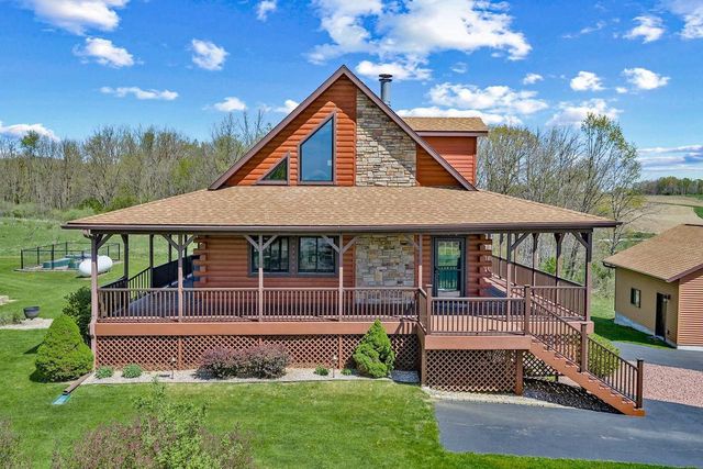 S991 Club House Drive, La Valle, WI 53941