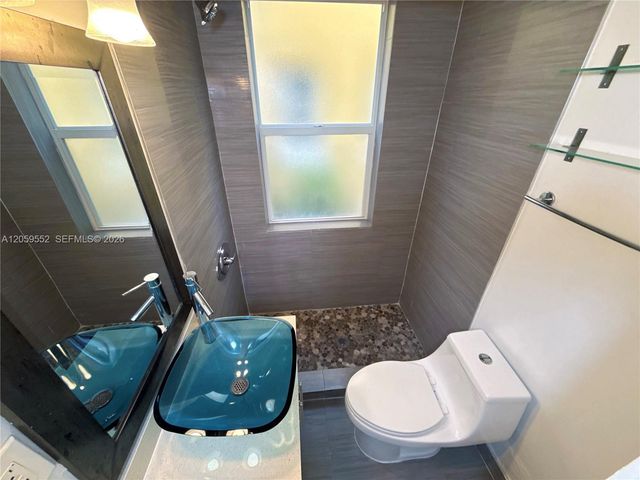 124 Mendoza Avenue 3, Coral Gables, FL 33134