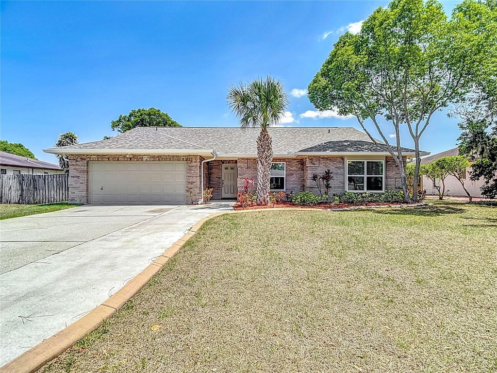 Image 3 of property listing at 3810 HOLLISTER PLACE, Brandon, FL 33511
