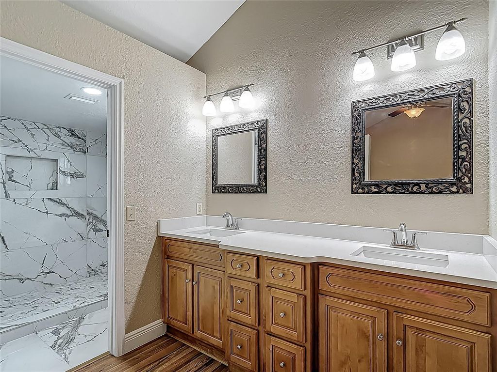 Image 24 of property listing at 3810 HOLLISTER PLACE, Brandon, FL 33511