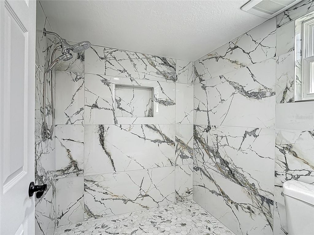 Image 25 of property listing at 3810 HOLLISTER PLACE, Brandon, FL 33511