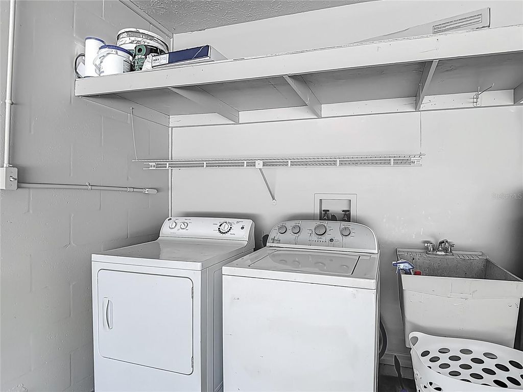 Image 34 of property listing at 3810 HOLLISTER PLACE, Brandon, FL 33511