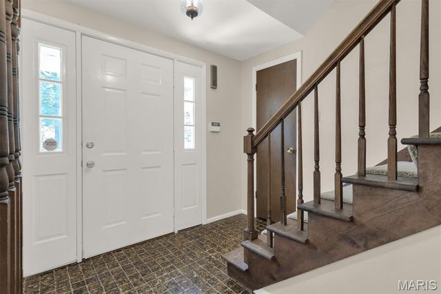2435 England Town Road, St Louis, MO 63129