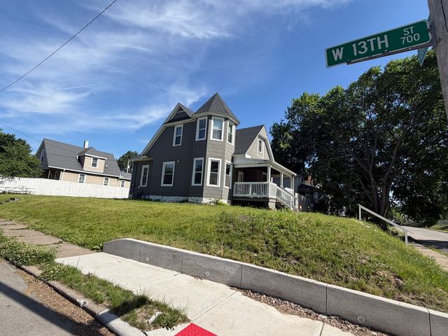 1221 Brown Street, Davenport, IA 52804