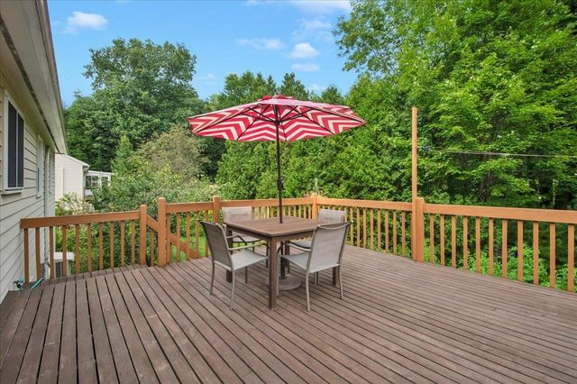 5 Yandow Drive, South Burlington, VT 05403