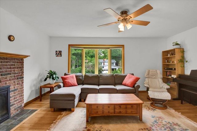 5 Yandow Drive, South Burlington, VT 05403