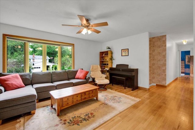 5 Yandow Drive, South Burlington, VT 05403
